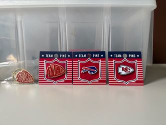 NFL Team Pins and Keychain! Chiefs / Bills