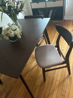 4 seat dining table