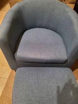 Comfy Chair With Ottoman