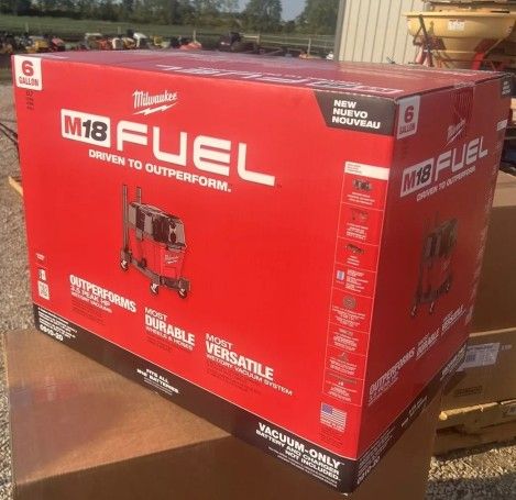 milwaukee m18 fuel 6 gallon wet/dry vacuum BRAND NEW