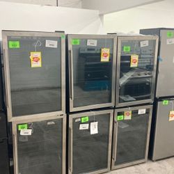 Frigidaire Mini Fridges 4.4 cu ft Frigidaire/GALANZ/MagicChef 1FV9