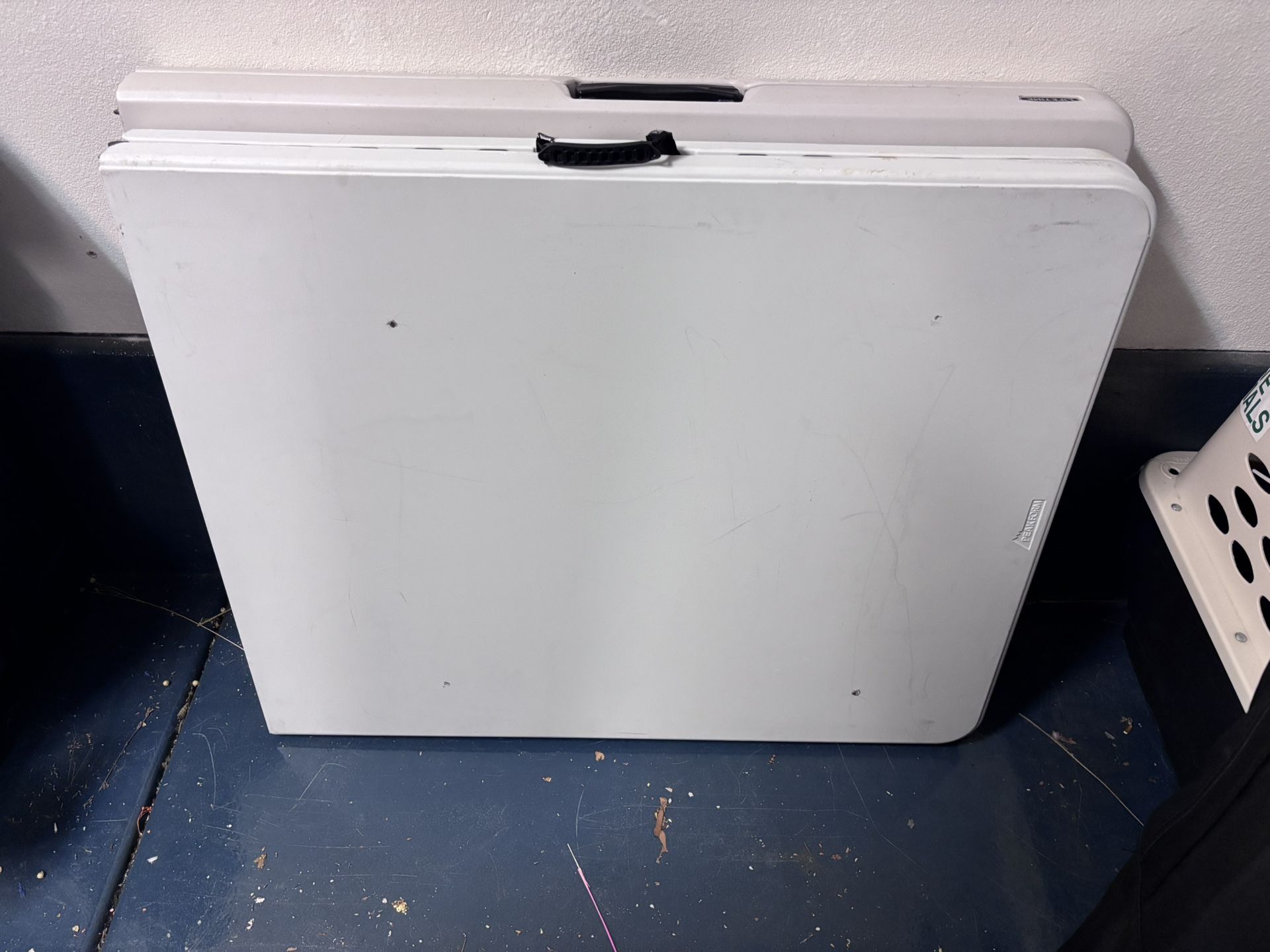 6 Ft. Folding Table