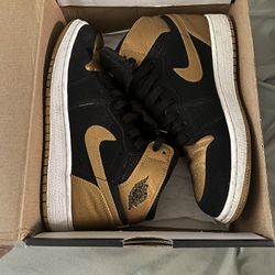 Jordan 1 High Black metallic gold 