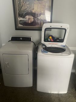 Frigidaire Washer and Dryer Set