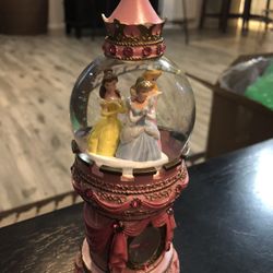 Disney Princess snow globe - Cinderella, Belle & Sleeping Beauty
