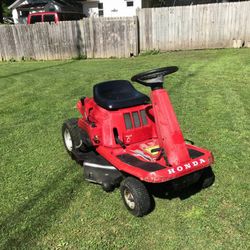 Honda HTR 3811 Riding Lawn Mower for Sale for Sale in Sauk