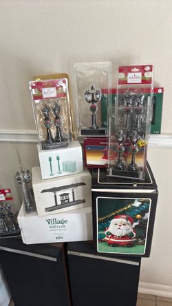 Christmas village lot all for 30