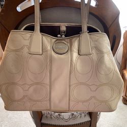 NWT Coach Beat 18 4603 Crossbody Shoulder Bag Horse And Carriage Print org  $450 for Sale in Gilbert, AZ - OfferUp