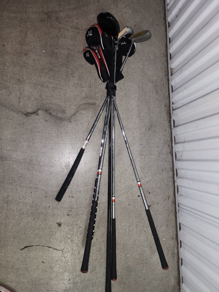 Set Of Golf Clubs