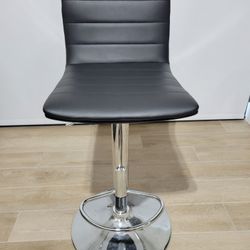 Like New Black Elegant Height Adjustable Bar Stool Kitchen Counter Stool