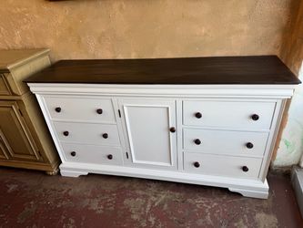 Magnificent Dresser/ Sideboard