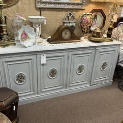 Henredon Shabby Painted Buffet