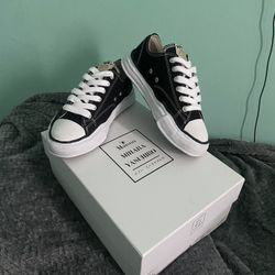 masion mihara size 40  (mens 8 us)