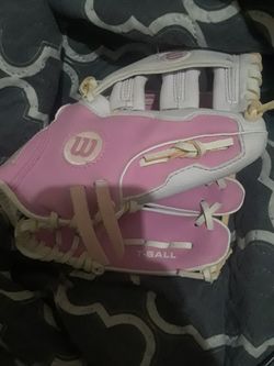 Wilson Girls T-♡Ball $25.00 cash only