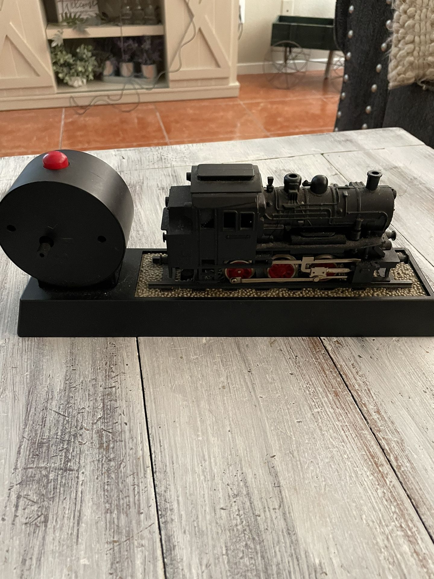 Vintage Mars Train Clock for Sale in North Las Vegas, NV