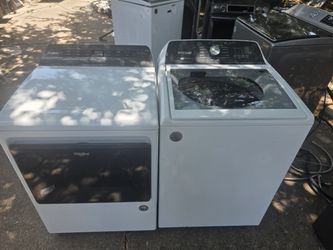 Whirlpool Washer and Dryer Set with removable agitator electric