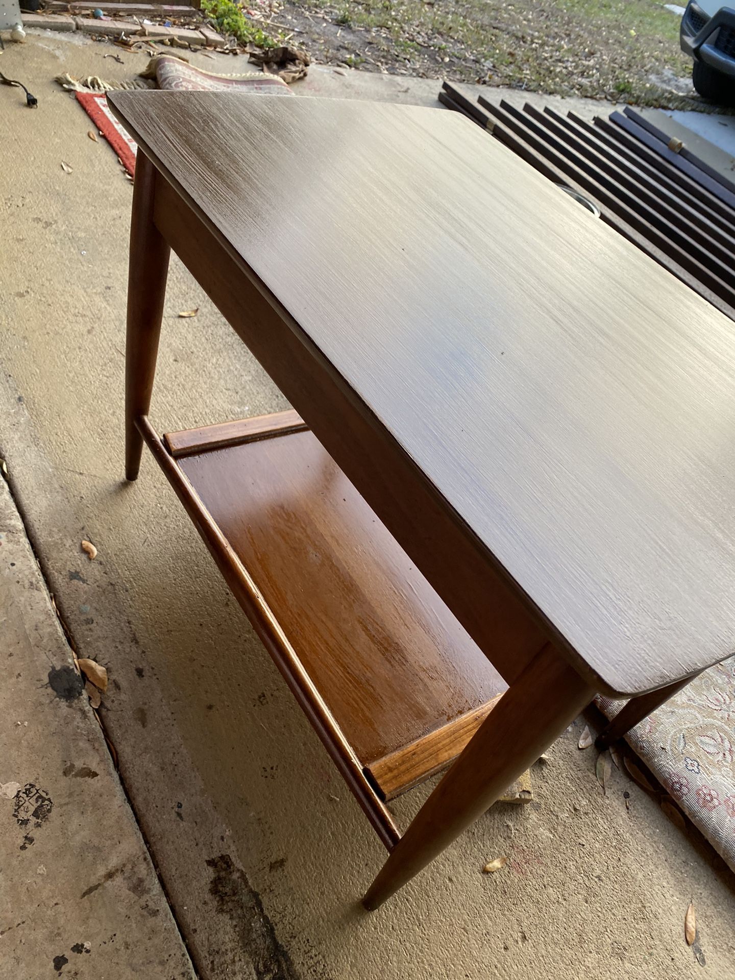 Is Your mid century gallery Or home Screaming For A tea Table Or lamp Stand?