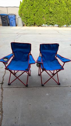 2 kids chairs