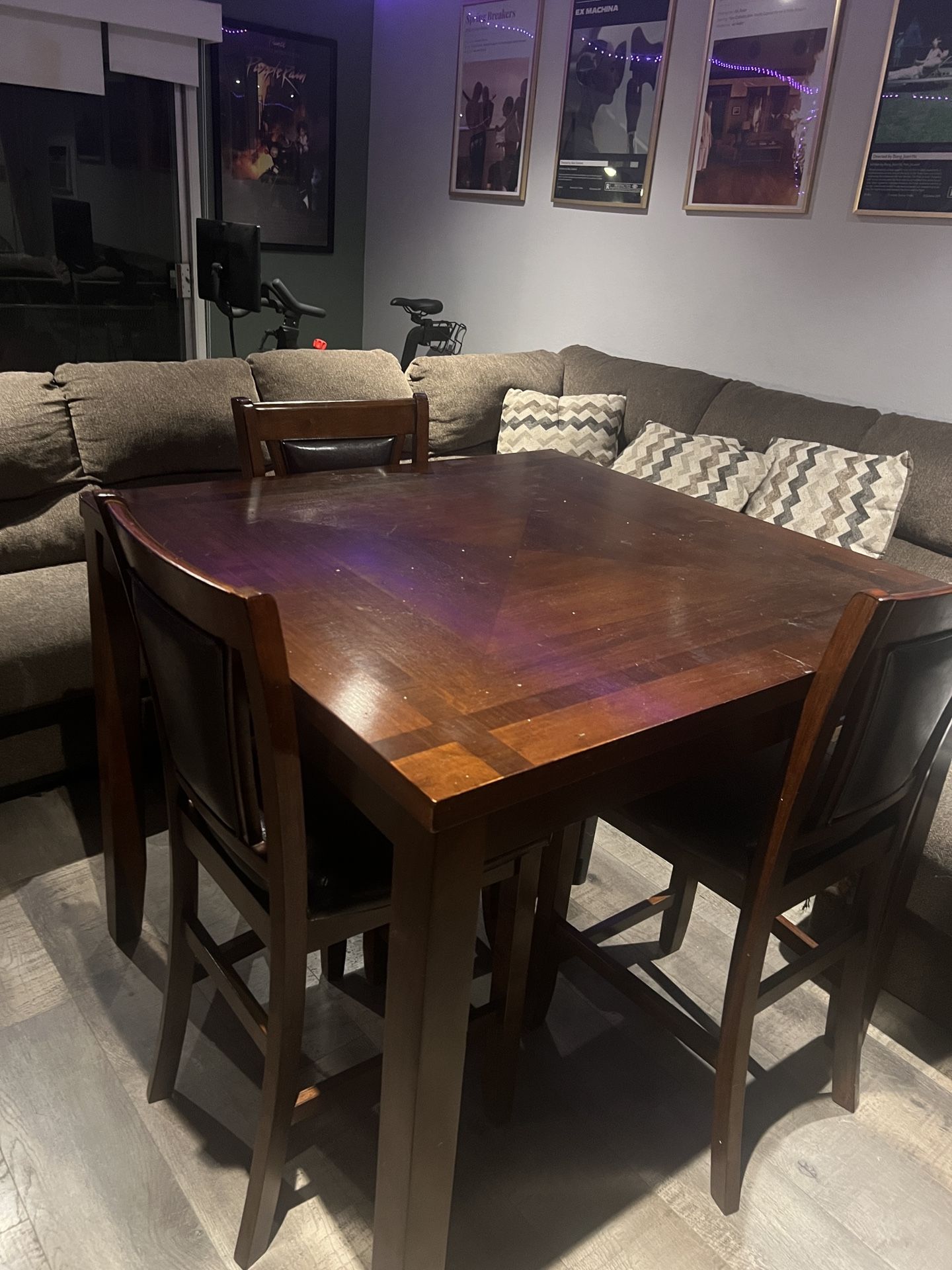Tall Table (Kitchen, Dining room, Patio)