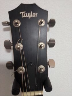 Taylor  acoustic/electric guitar