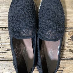 Toms Black Lace Fabric Flat Slip Ons