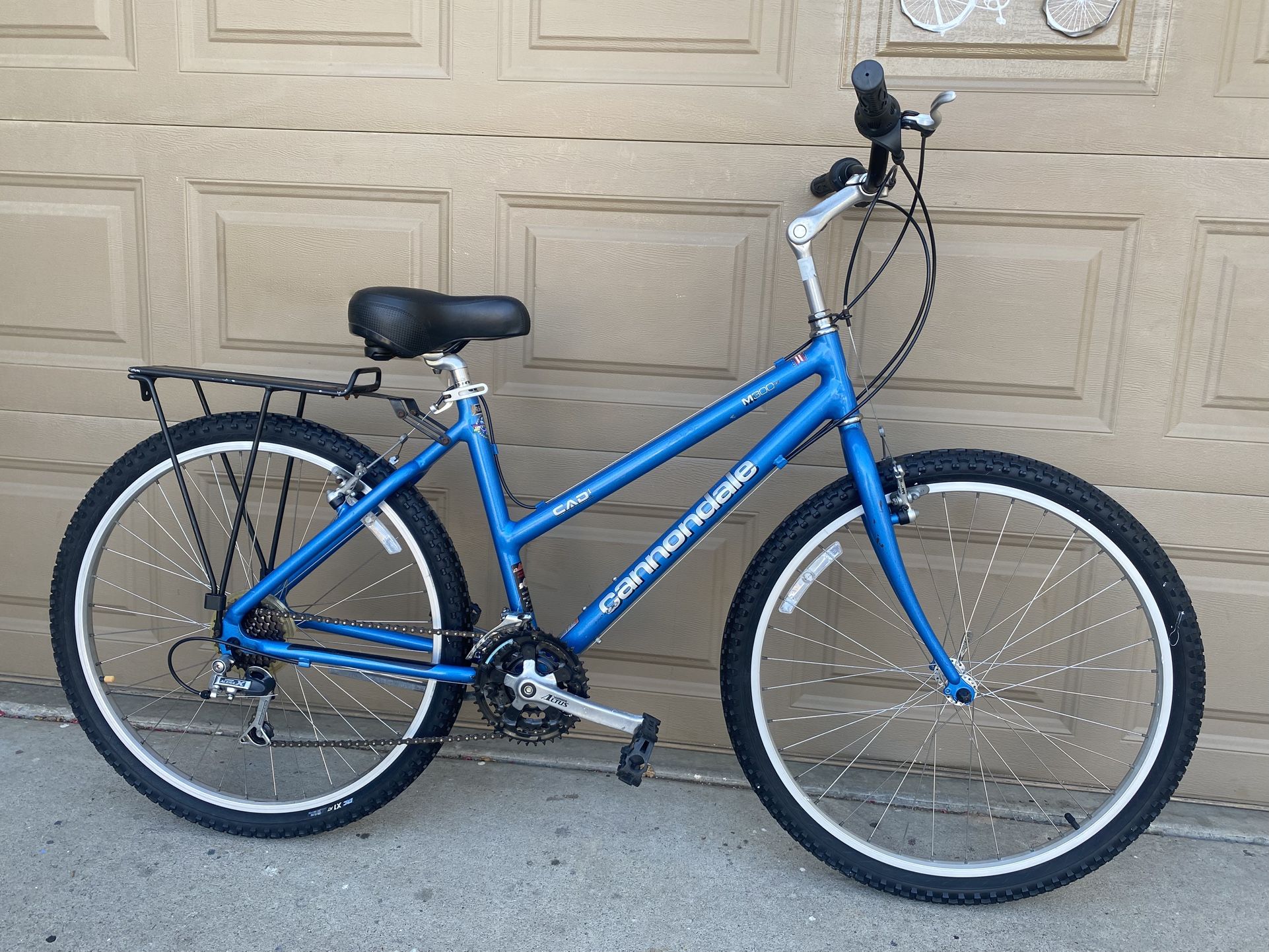 Cannondale M300 Mountian Bike