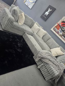 ✨️ Sectionals, 2pc Sofas ✨️ Furniture Queen Bedrooms, Dining Avail