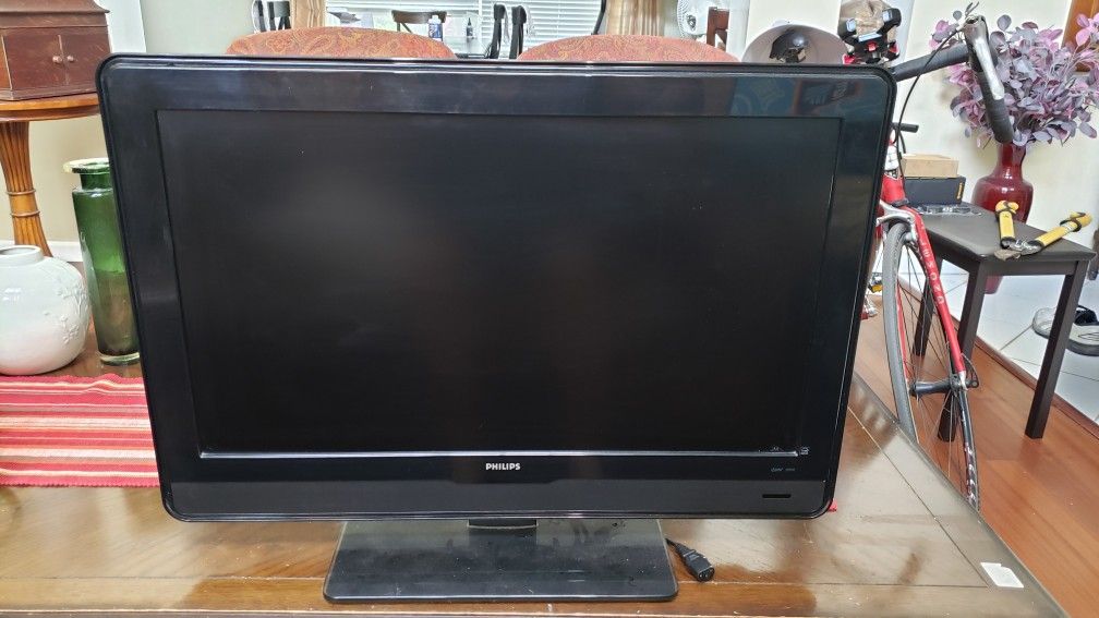 Philips LCD TV Model 32PFL