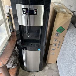 Water Dispenser/ Cooler 