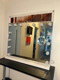 BRAND NEW vanity!!!!Touch screen led lights