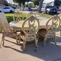 Excellent Condition Of Beautiful Dinning Set Solid Wood 