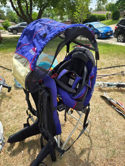 Hiking child carrier
