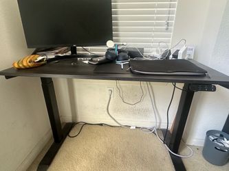 ErGear Height Adjustable Electric Standing Desk
