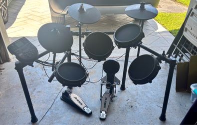 Alesis Nitro Mesh Drum Kit