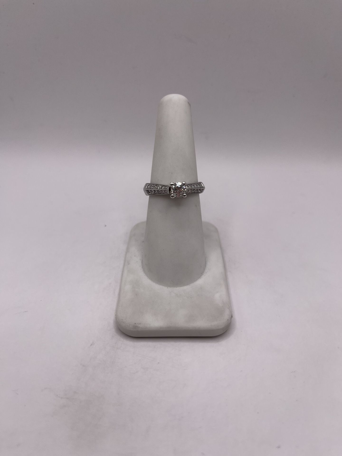 14kt Gold Diamond Engagement Style Ring