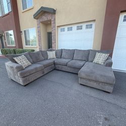 Sectional Couch - Free Delivery