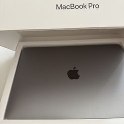 MacBook Pro M1 - Space Gray - 13.3” Screen