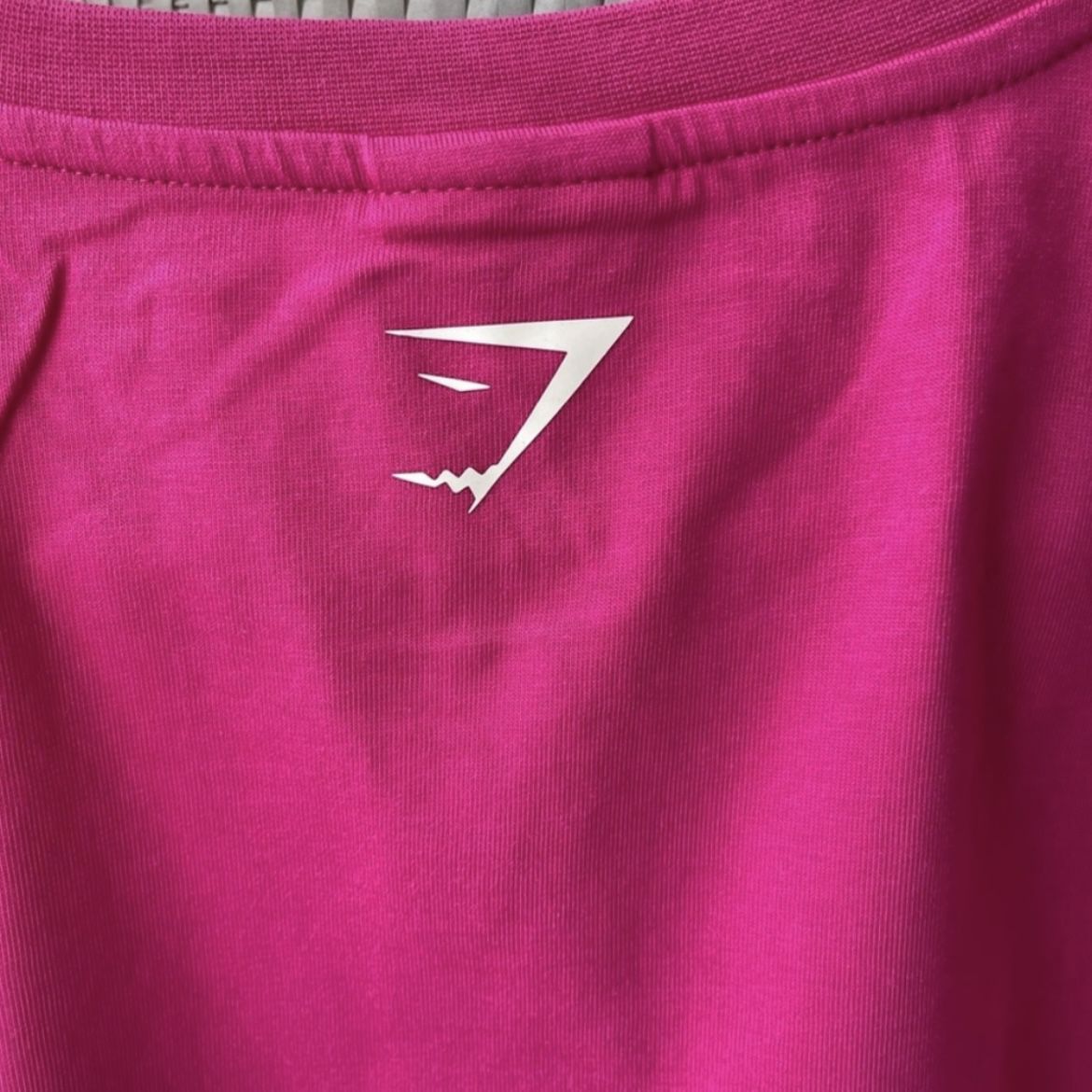 GYMSHARK cropped top short sleeves athletic women's Size Medium for Sale in  Vancouver, WA - OfferUp