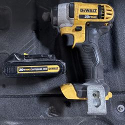Dewalt impact gun with battery