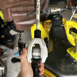 Bait Caster Billings Reel And Ebi Su Z Combo With Lipless Car