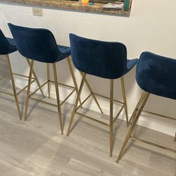 4 Bar Stools
