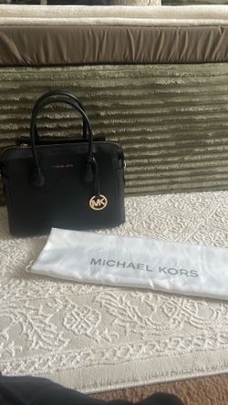 Black Michael kors bag