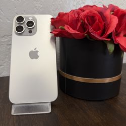 New Years Sale! iPhone 15 Pro Max Unlocked 512GB - Natural