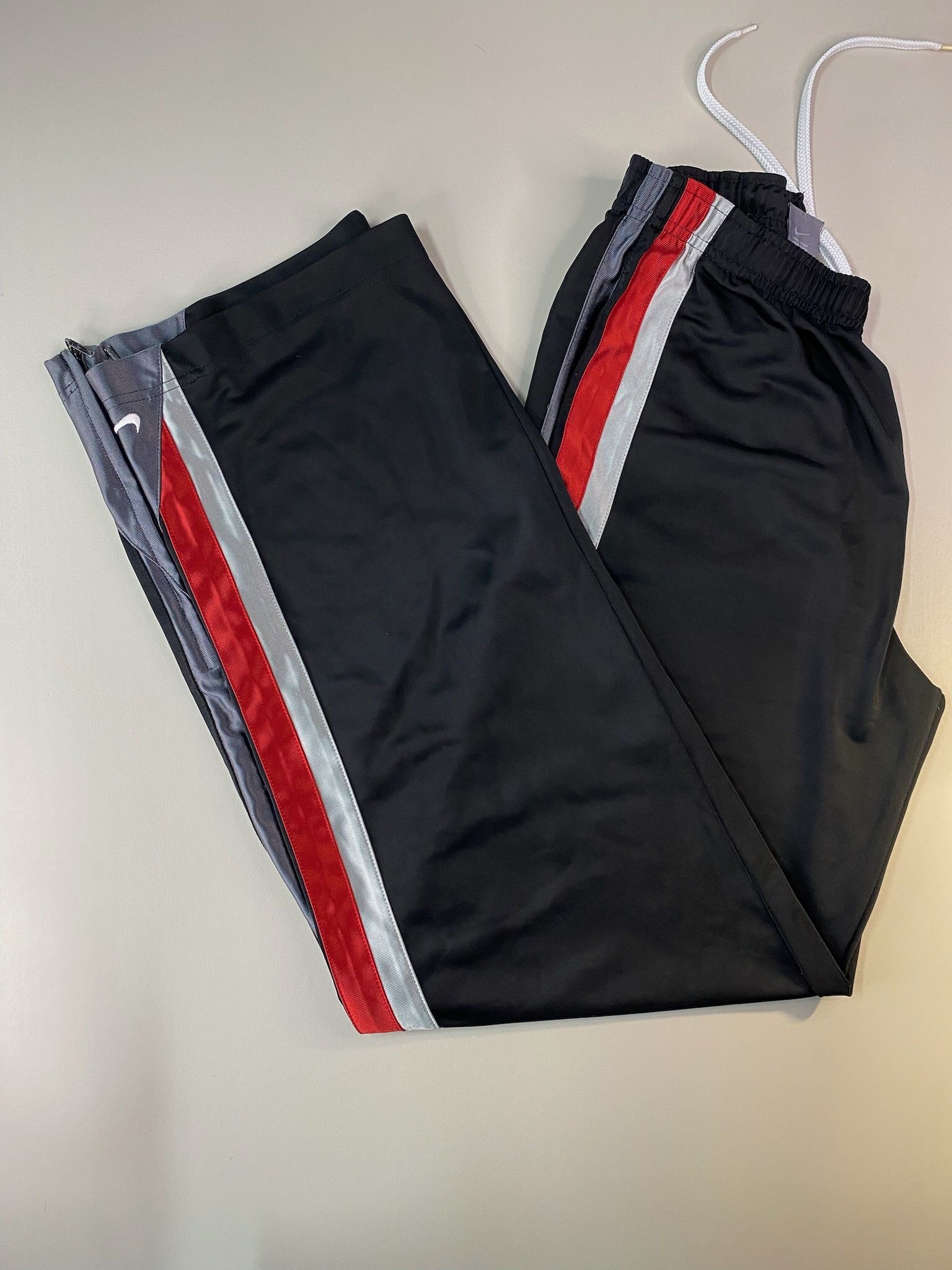 Nike Men’s X-Large Black Striped Sweatpants