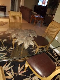 Dining table/chairs