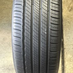 215 55 17 Michelin primaci tour A/S