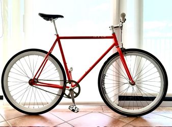  Pure Fix Fixed Gear Bike - Excellent Condition, Perfect for City Riding!