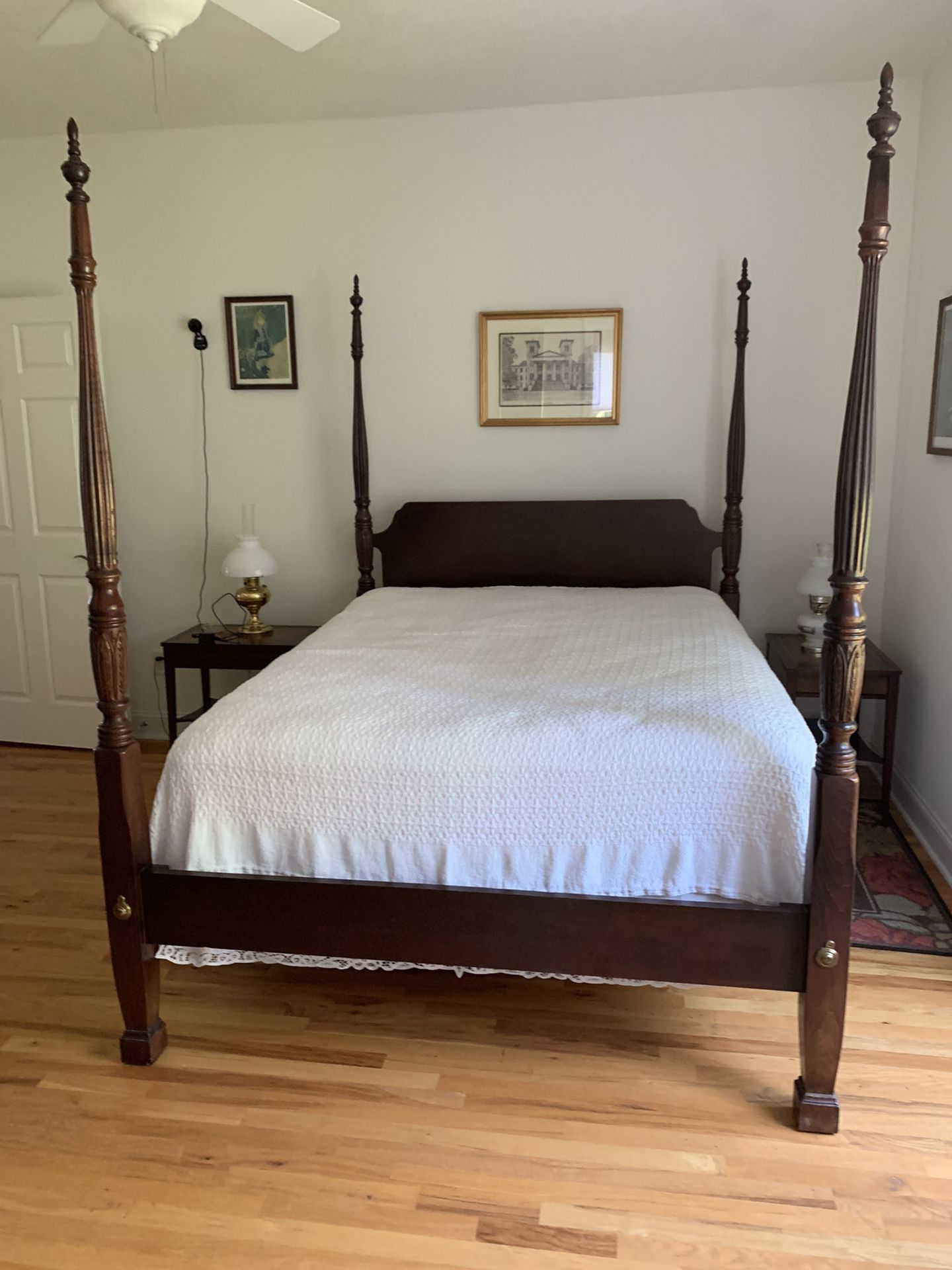 Queen Size Four Poster Bed With Mattress And Box Springs