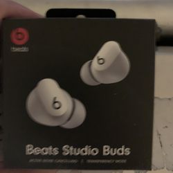 Studio Beats White 