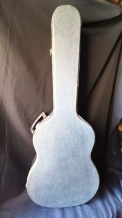 Hard guitar case read description
